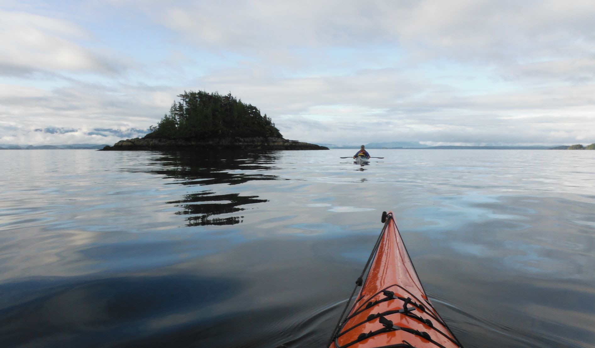 Photo of kayak in waters by Olden Island